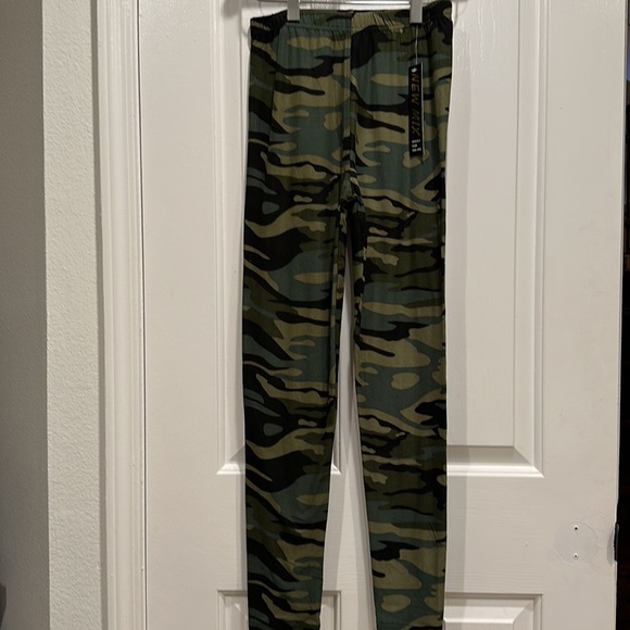 Camouflage Print Buttery Soft Leggings New - Picture 5 of 6